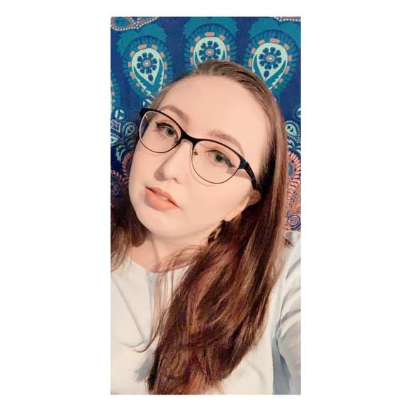 Meet your Posher, Leah - Picture 1 of 1